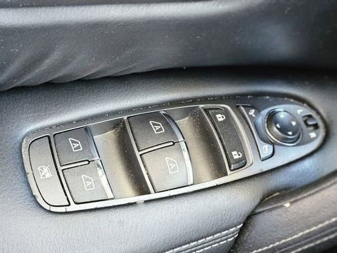 Used 2020 Nissan Armada SL image 21