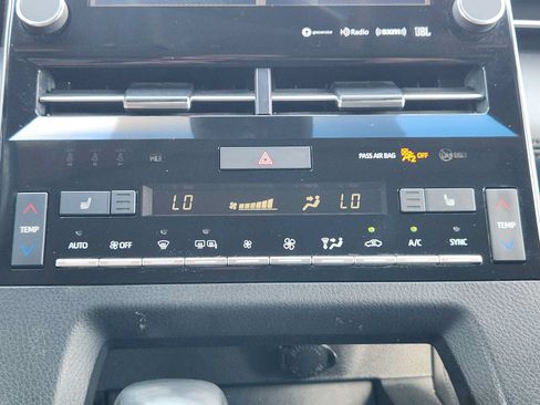 Used 2019 Toyota Avalon XSE FWD image 18