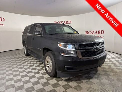 Used 2017 Chevrolet Suburban LT image 1