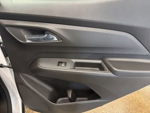 New 2027 Chevrolet Bolt LT w/ Comfort Package image 24