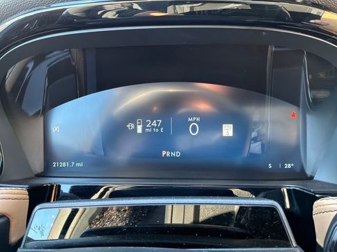 Certified 2023 Lincoln Corsair Reserve w/ Equipment Group 202A image 2