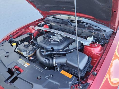 Used 2011 Ford Mustang GT Premium image 15