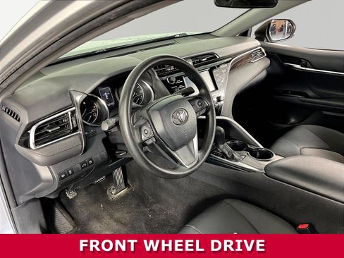 Used 2018 Toyota Camry LE FWD image 15