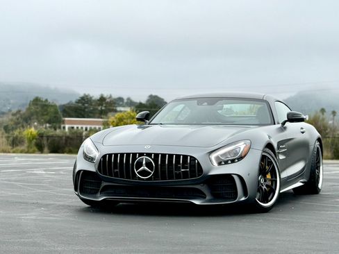 Used 2018 Mercedes-Benz AMG GT R image 1
