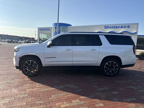 Used 2024 Chevrolet Suburban RST w/ Luxury Package AWD/4WD image 3
