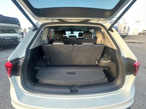 Used 2024 Volkswagen Tiguan SE FWD image 24