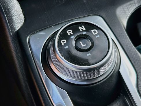 Used 2022 Ford Escape SE w/ SE Sport Appearance Package FWD image 17