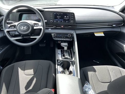 New 2026 Hyundai Elantra Blue image 3