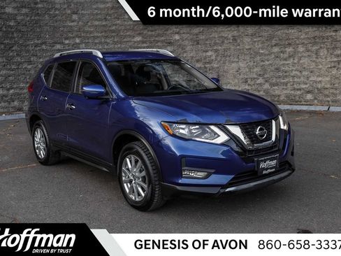Used 2017 Nissan Rogue SV w/ SV Premium Package image 1