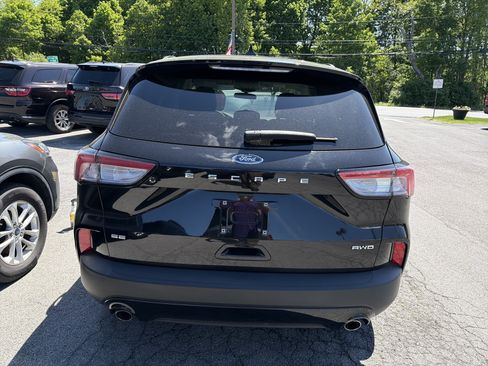 Used 2022 Ford Escape SE w/ SE Sport Appearance Package AWD/4WD image 6