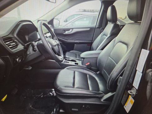 Used 2023 Ford Escape Platinum AWD/4WD image 9