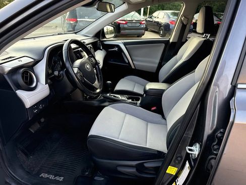 Used 2018 Toyota RAV4 XLE w/ Plus Extra Value Package FWD image 13