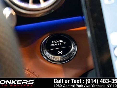 Used 2022 Mercedes-Benz SL 55 AMG 4MATIC w/ Driver Assistance Package image 31