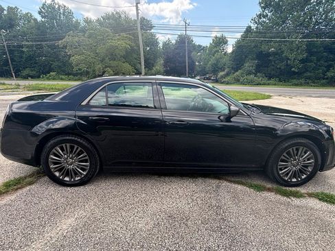 Used 2014 Chrysler 300 C AWD/4WD image 4