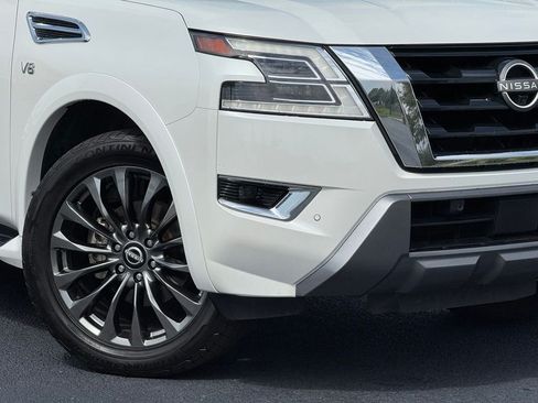 Used 2022 Nissan Armada Platinum w/ Captain's Chairs Package RWD image 12