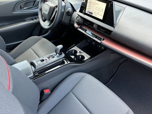 New 2026 Toyota Prius Plug-In Hybrid FWD image 15