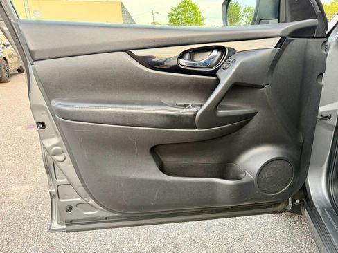 Used 2018 Nissan Rogue Sport SV w/ SV All-Weather Package image 36