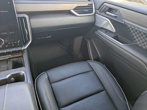 Used 2024 GMC Acadia Denali w/ Super Cruise Package AWD/4WD image 18