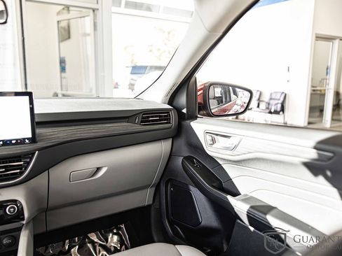 Used 2024 Ford Escape Platinum image 38