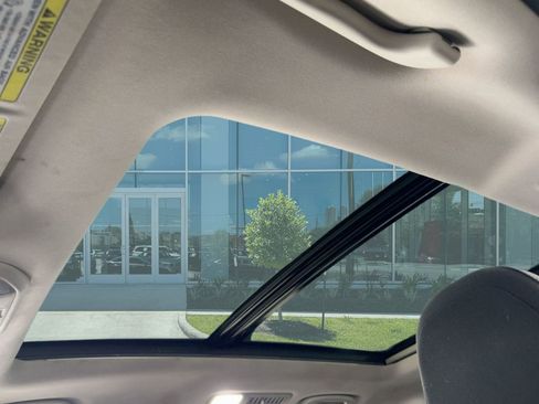 Used 2019 Subaru Ascent Premium image 15