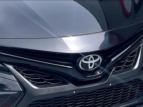 Used 2021 Toyota Camry SE FWD image 31