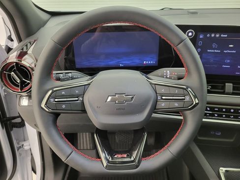 New 2026 Chevrolet Equinox RS w/ Convenience Package III FWD image 5