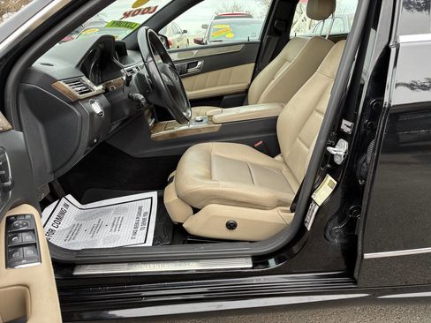 Used 2010 Mercedes-Benz E 350 Sedan image 3