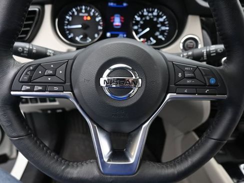 Used 2019 Nissan Rogue Sport SV w/ Technology Package AWD/4WD image 18