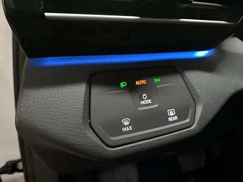 Used 2024 Volkswagen ID.4 2WD image 31