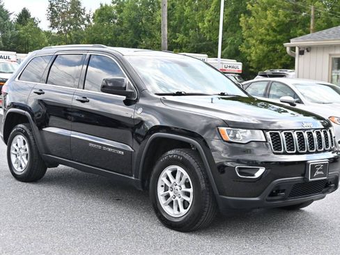 Used 2019 Jeep Grand Cherokee Laredo AWD/4WD image 4