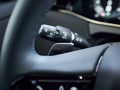 Used 2024 Land Rover Range Rover Evoque Dynamic SE image 39