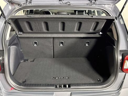 Used 2024 Hyundai Venue SE FWD image 20
