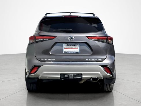 Used 2021 Toyota Highlander Platinum image 4