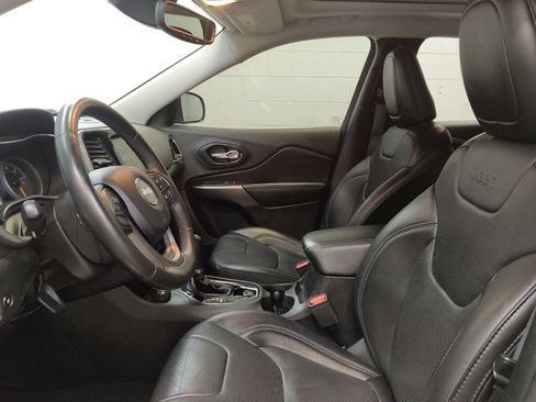 Used 2019 Jeep Cherokee Limited w/ Luxury Group image 17