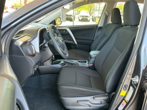 Used 2018 Toyota RAV4 LE w/ Carpet Mat Package FWD image 14
