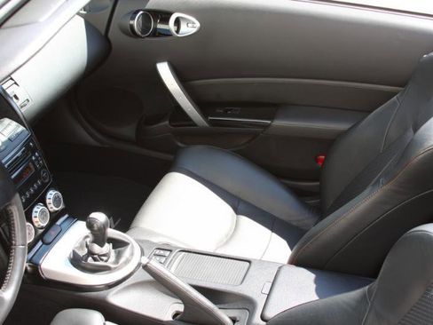 Used 2006 Nissan 350Z Touring RWD image 39