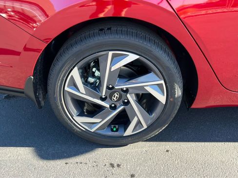 Certified 2026 Hyundai Elantra Limited FWD image 16