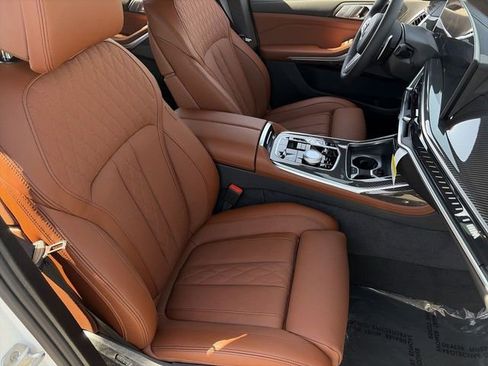New 2026 BMW X7 M60i image 10