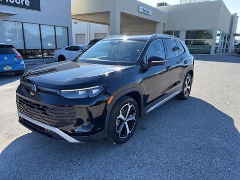 New 2026 Volkswagen Tiguan SE image 3