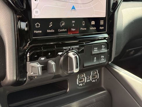 Used 2023 RAM 1500 Laramie AWD/4WD image 37