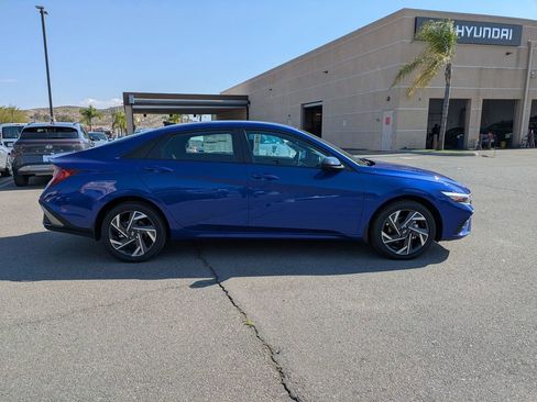 New 2025 Hyundai Elantra SEL image 7