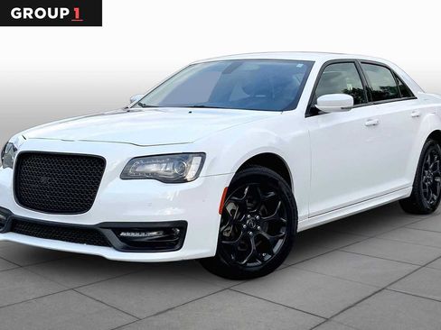Used 2023 Chrysler 300 Touring L AWD/4WD image 1