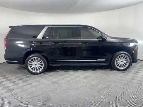 Used 2023 Cadillac Escalade ESV Premium Luxury image 9