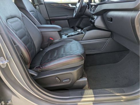 Used 2023 Ford Escape ST-Line Elite w/ Premium Technology Package AWD/4WD image 30