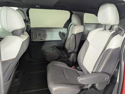 Used 2023 Toyota Sienna XSE image 15
