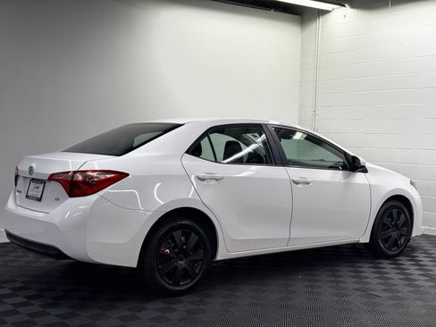 Used 2019 Toyota Corolla LE FWD image 2