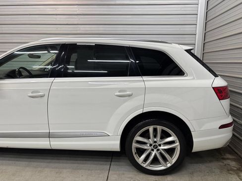 Used 2017 Audi Q7 3.0T Prestige AWD/4WD image 5