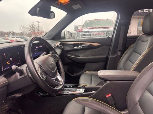 Used 2024 Chevrolet TrailBlazer ACTIV w/ Convenience Package AWD/4WD image 9