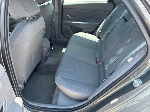 Used 2024 Hyundai Elantra SEL w/ Convenience Package FWD image 9
