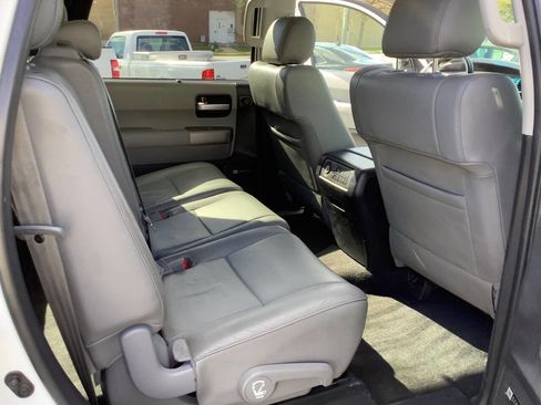 Used 2015 Toyota Sequoia Limited image 39